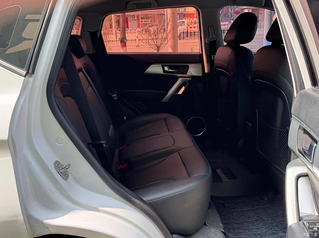 Haval H2, 2015 11