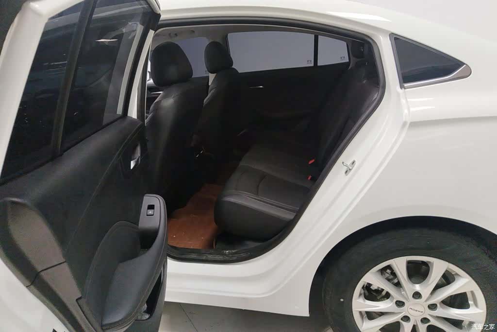 Roewe i5, 2025 11