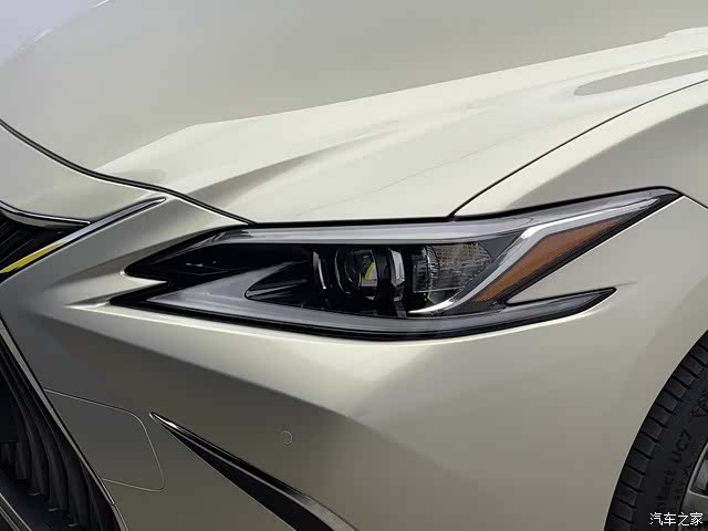 Lexus ES, 2020 12