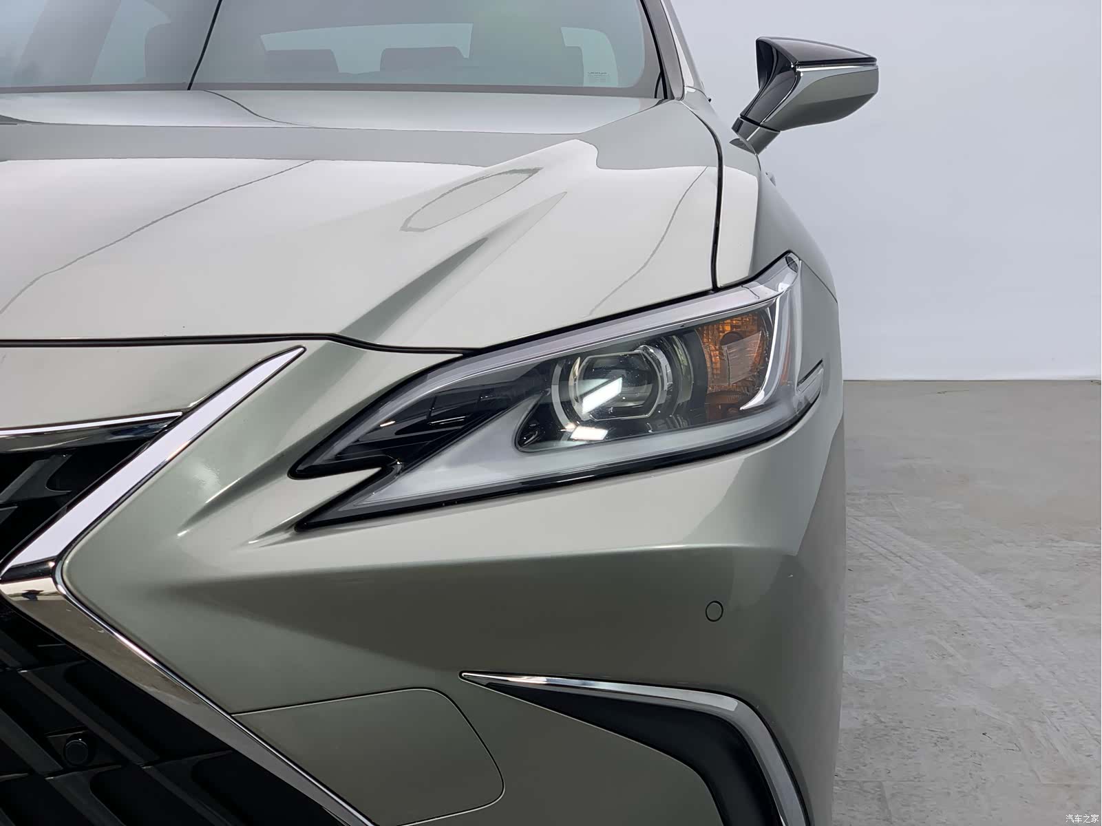 Lexus ES, 2022 12