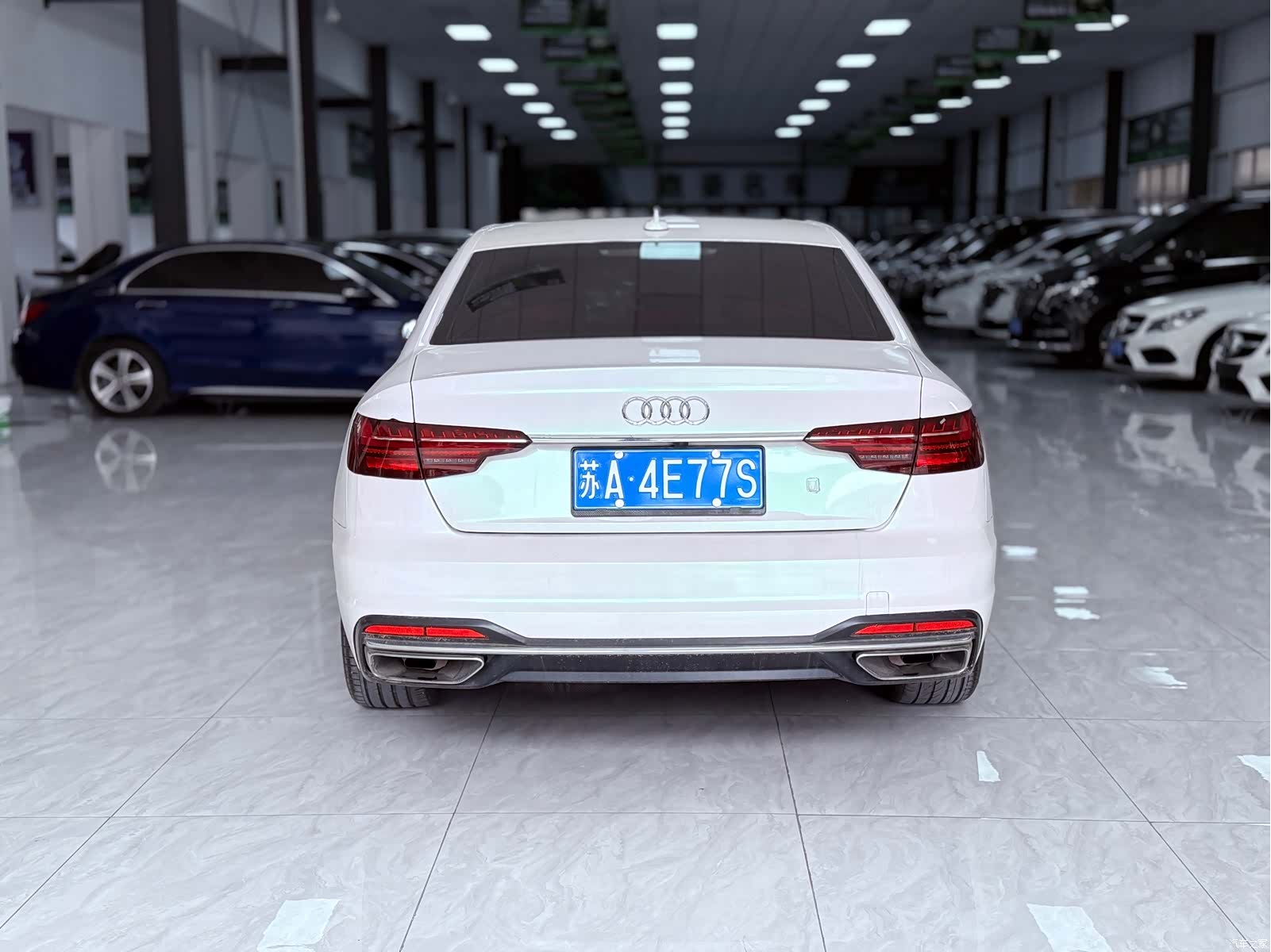 Audi A4L, 2020 все фото