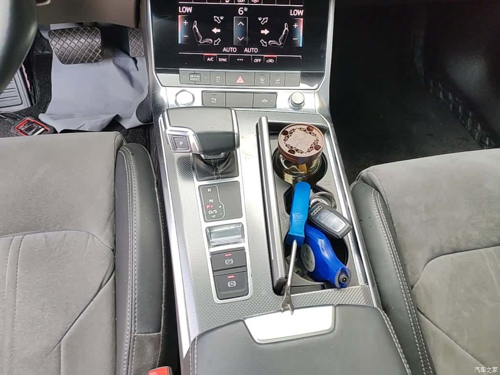 Audi A6L, 2019 14
