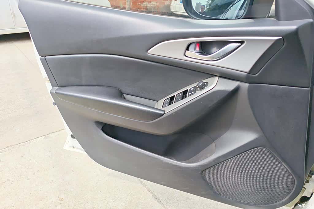 Mazda Mazda3, 2017 7