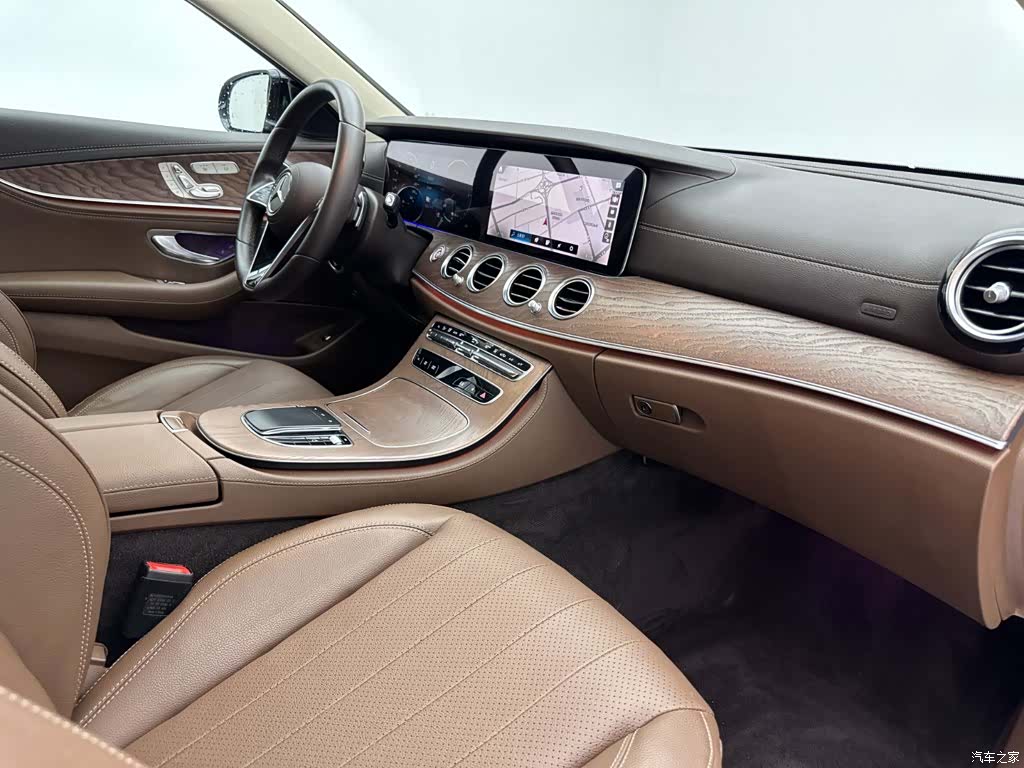 Mercedes-Benz E-Class, 2022 18