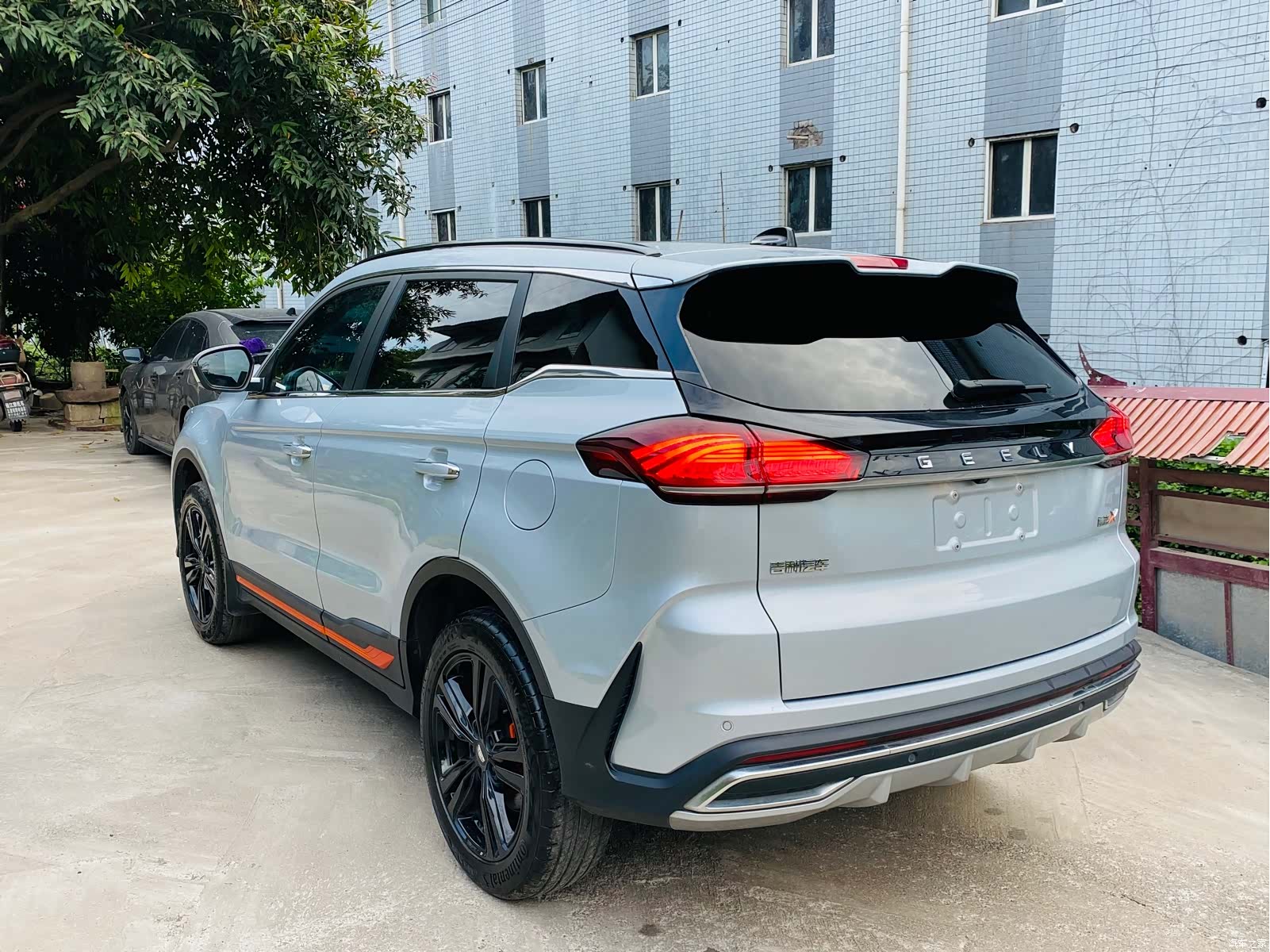 Geely Boyue, 2022 4