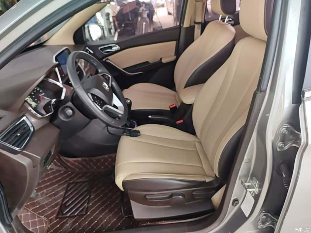 Wuling 310W, 2017 15