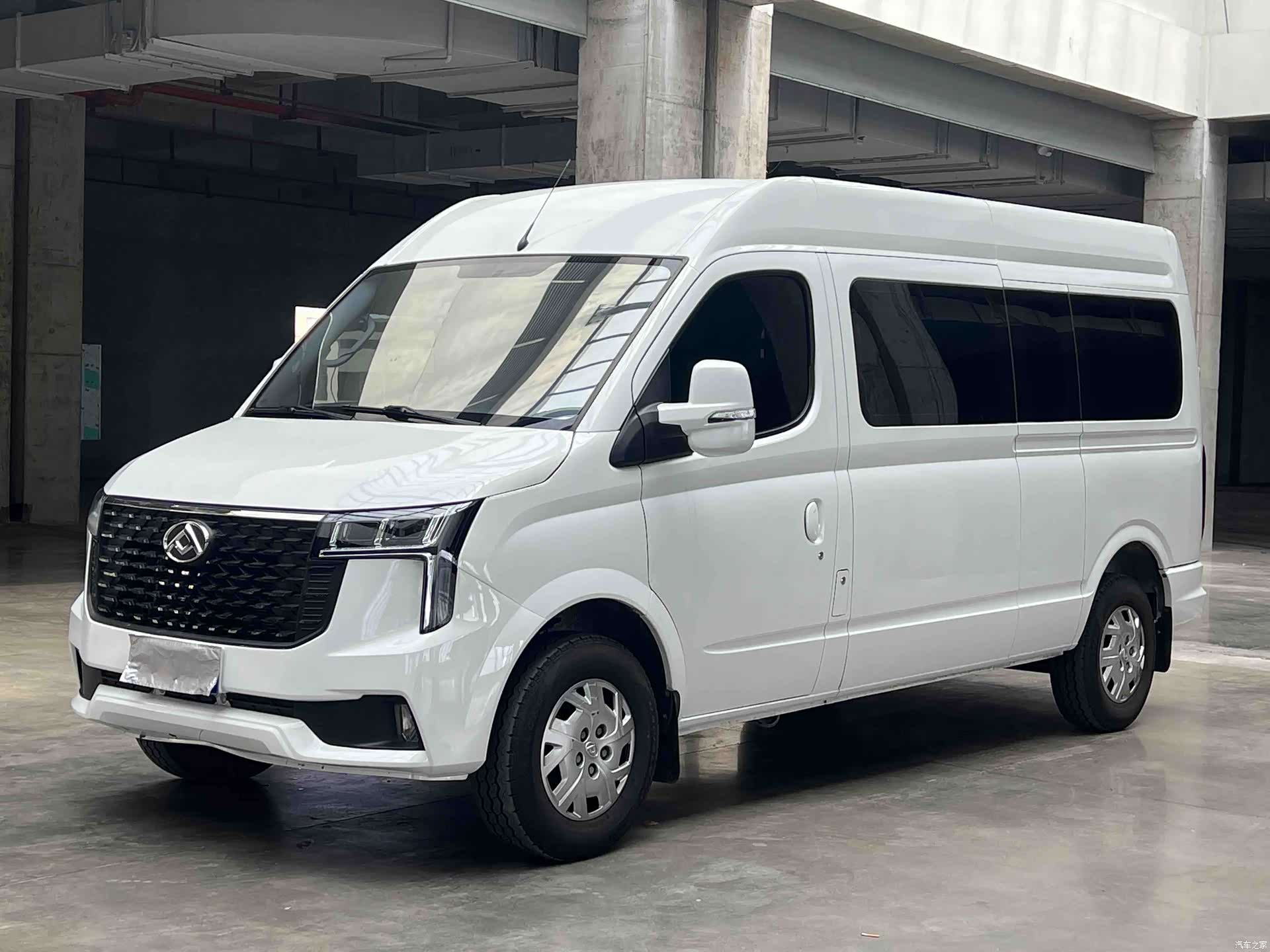 Maxus V80, 2025 1
