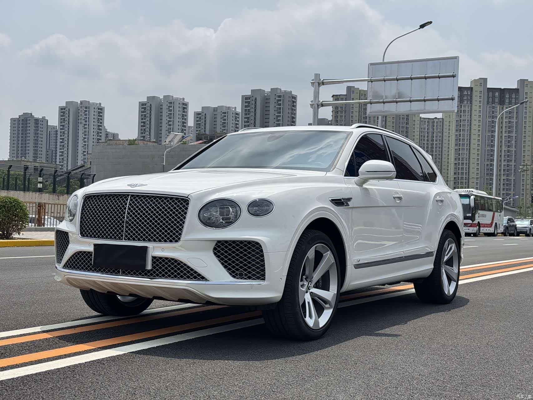 Bentley Bentayga, 2021 1