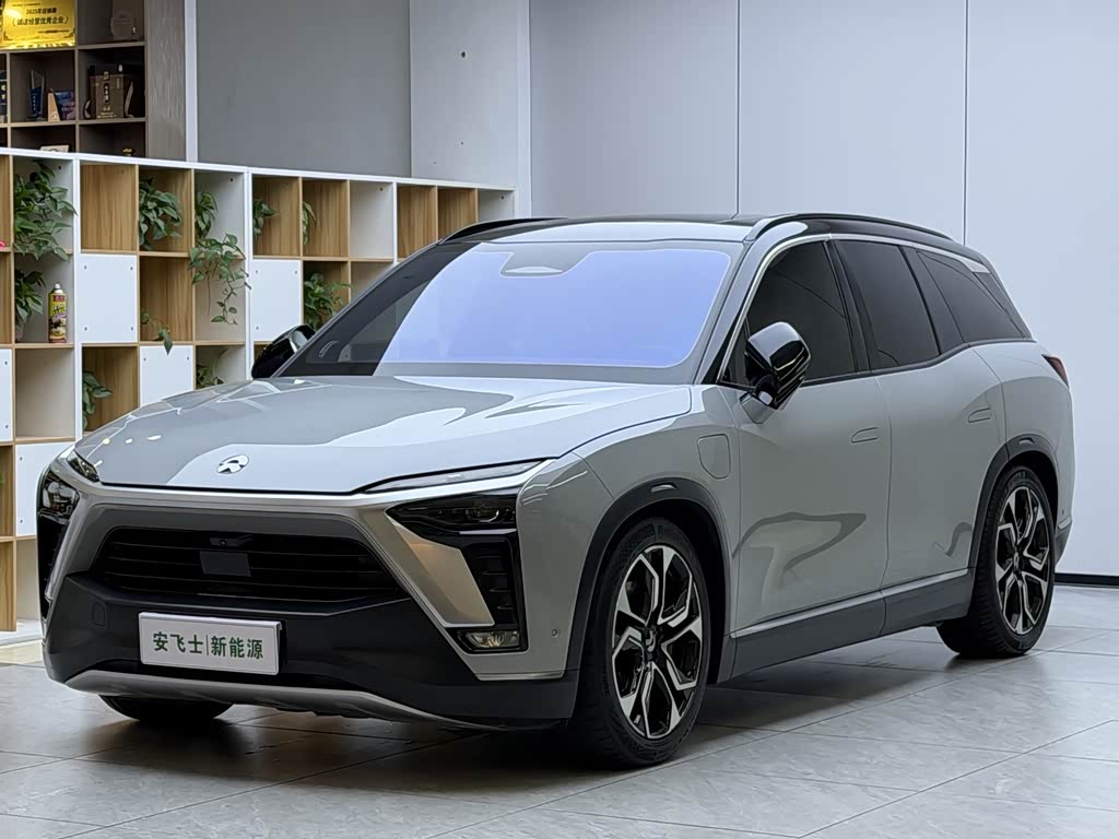 NIO ES8 2020 580KM мест