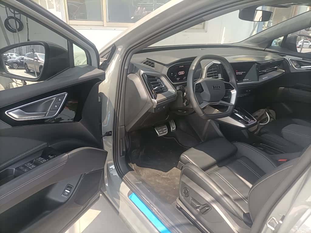 Audi Q4 e-tron, 2024 16