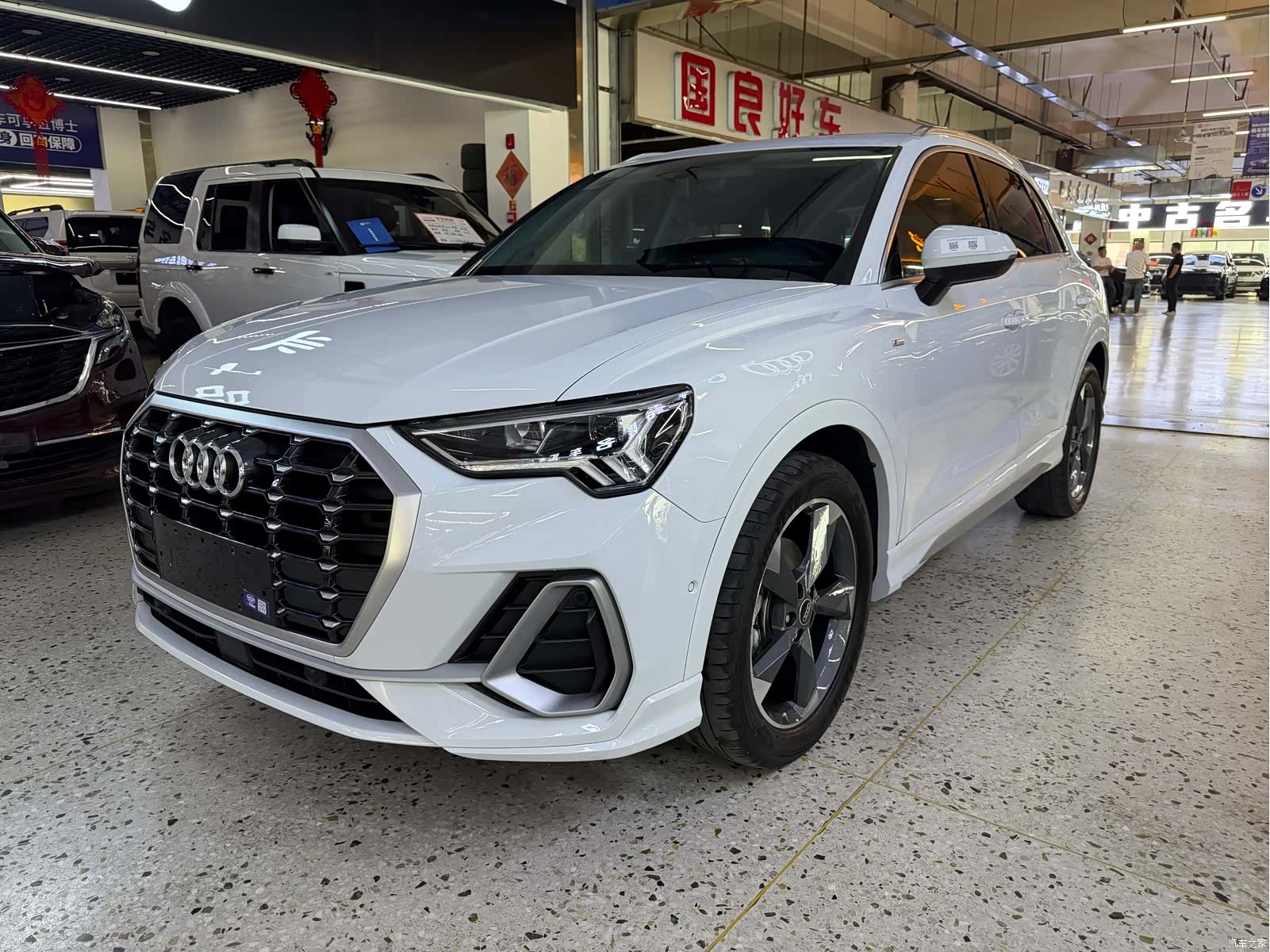 Audi Q3, 2023 1