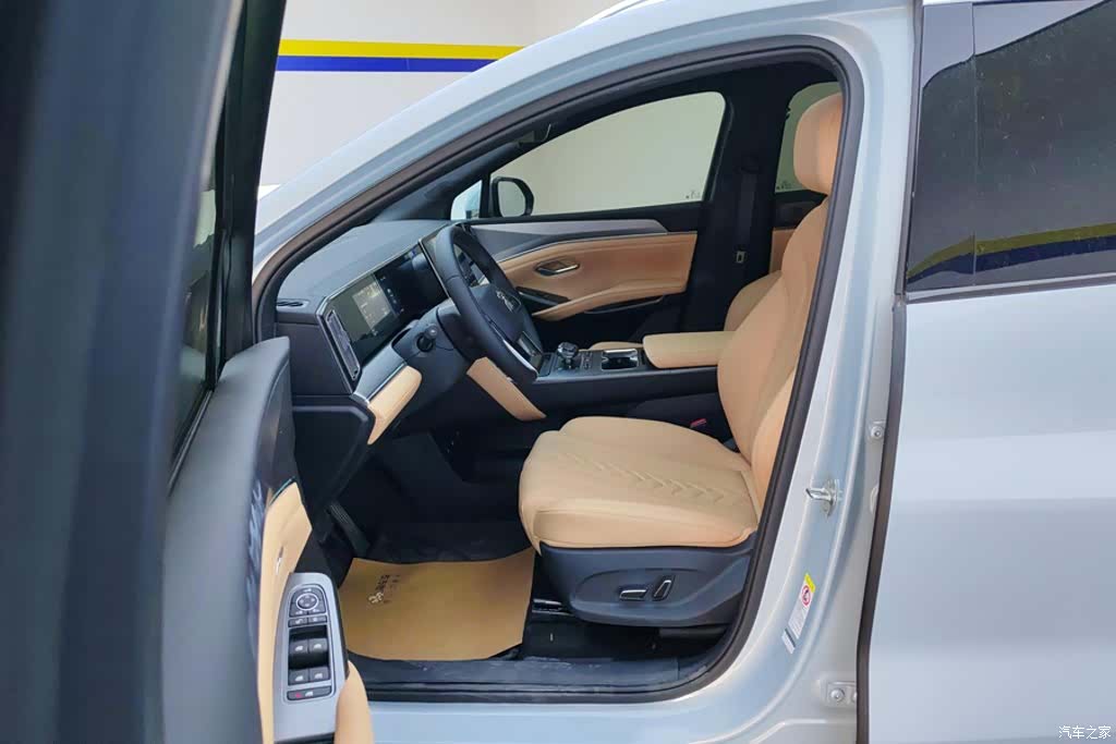 BYD Song, 2025 9