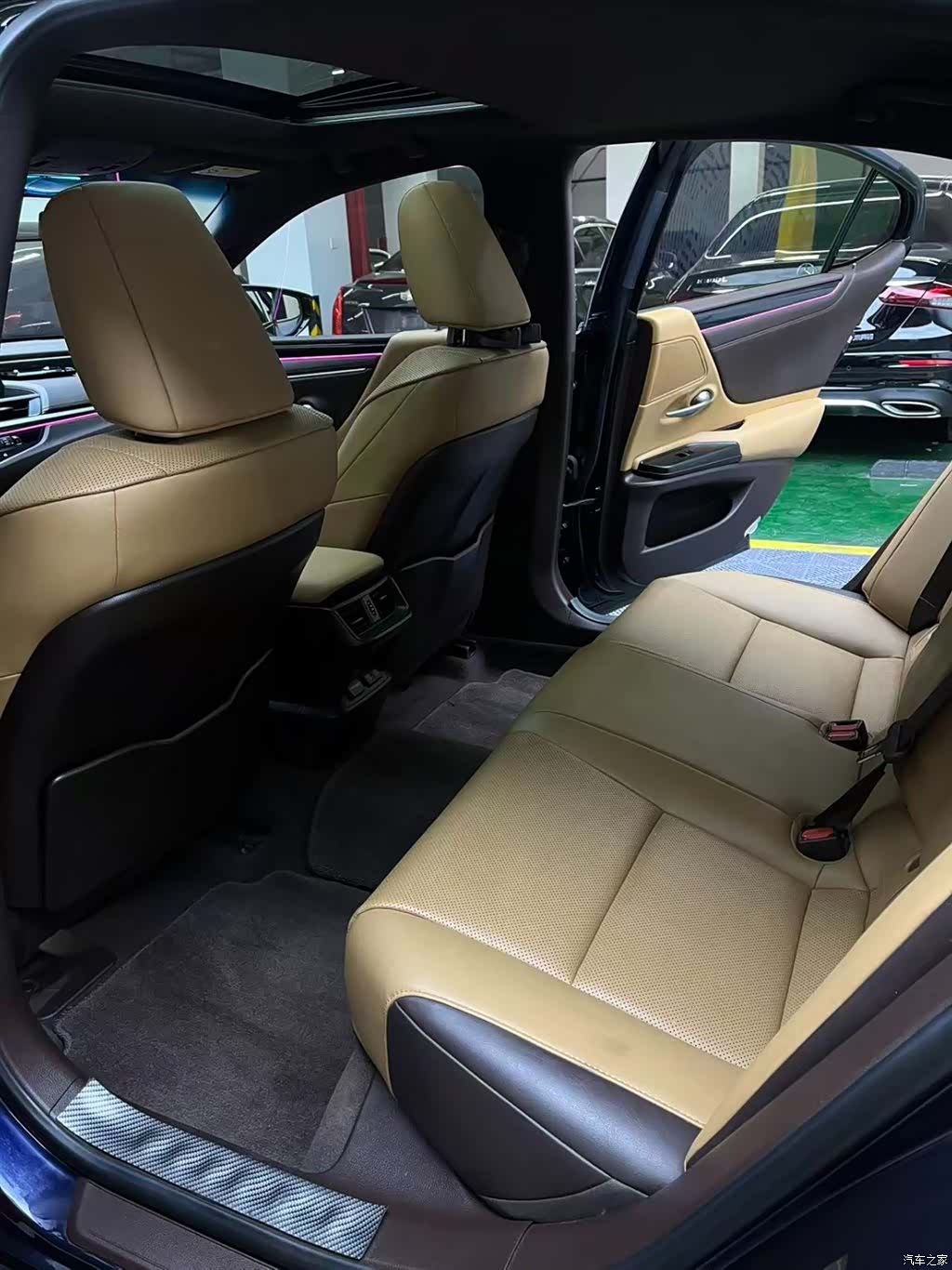 Lexus ES, 2019 7