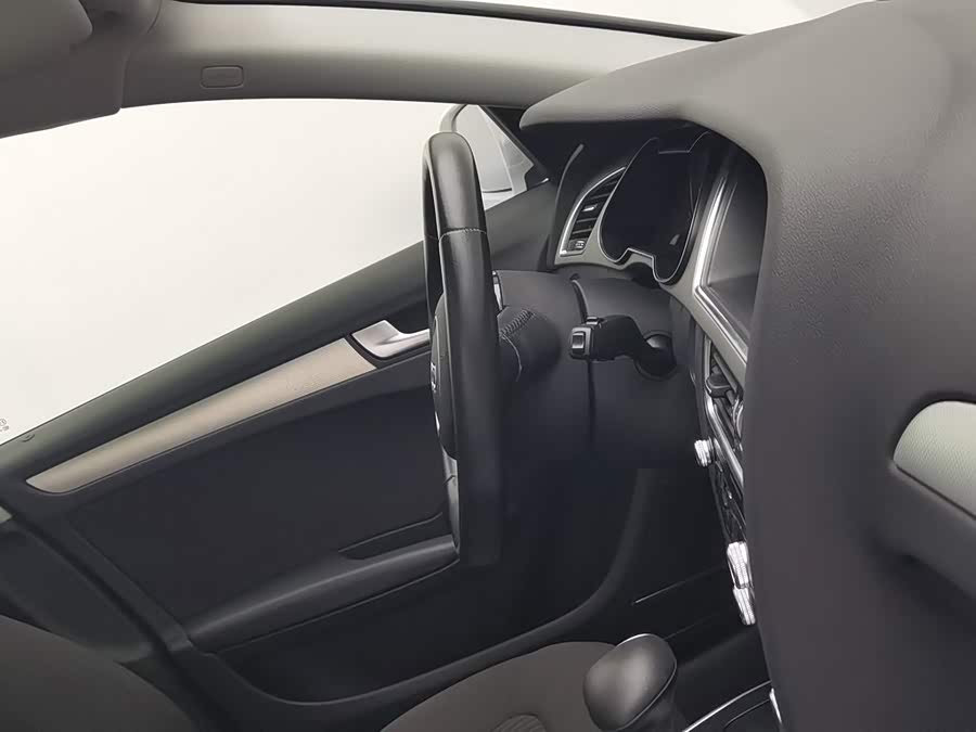 Audi A4L 2016, фото 22