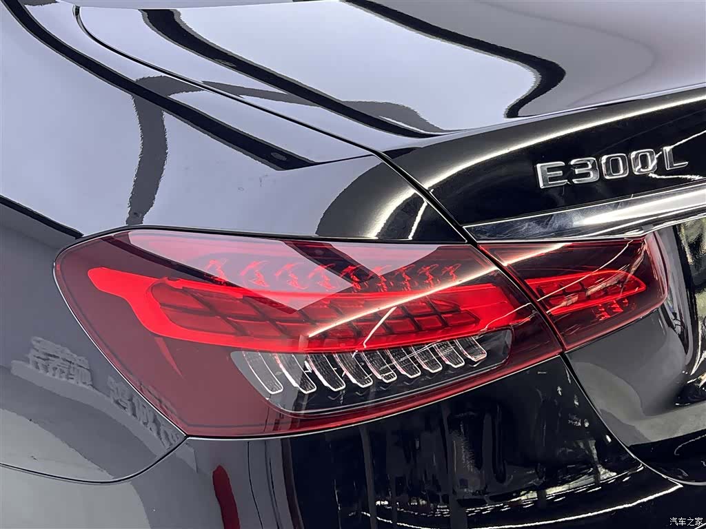 Mercedes-Benz E-Class, 2023 10