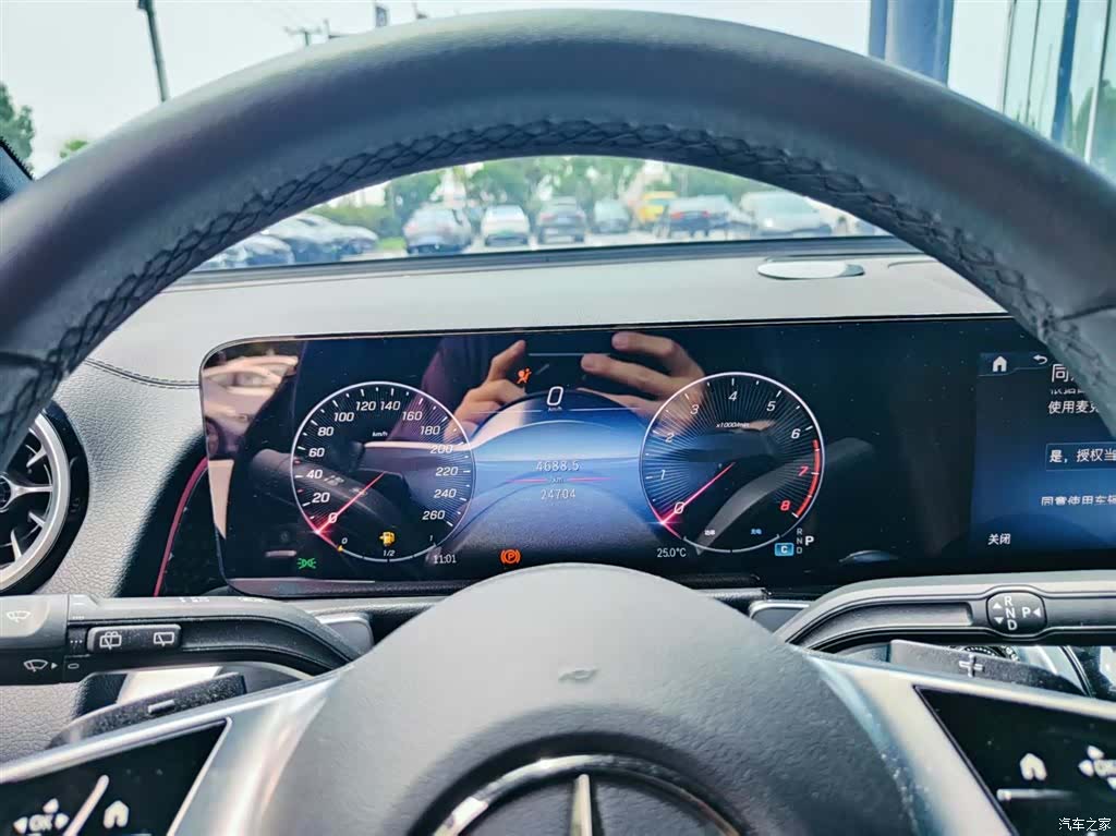 Mercedes-Benz GLB, 2024 12