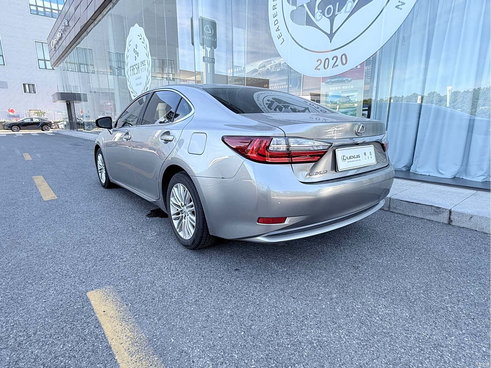 Lexus ES, 2018 14