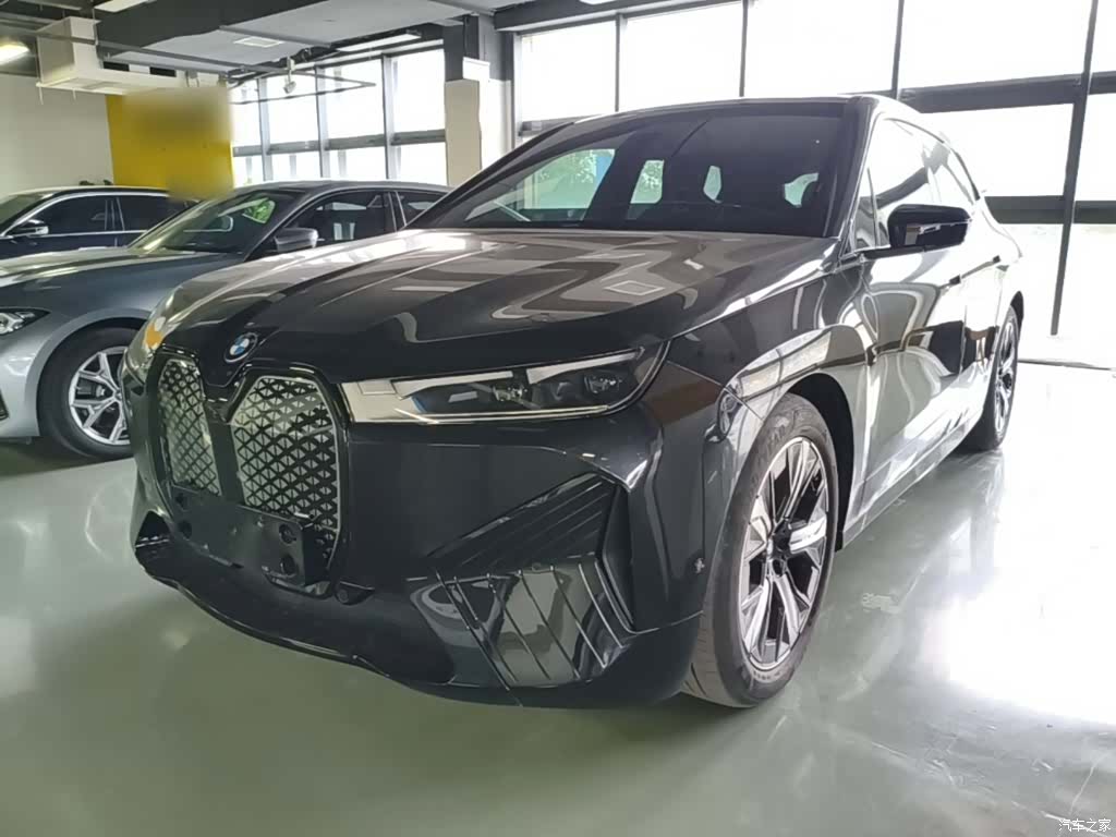 BMW iX, 2024 1
