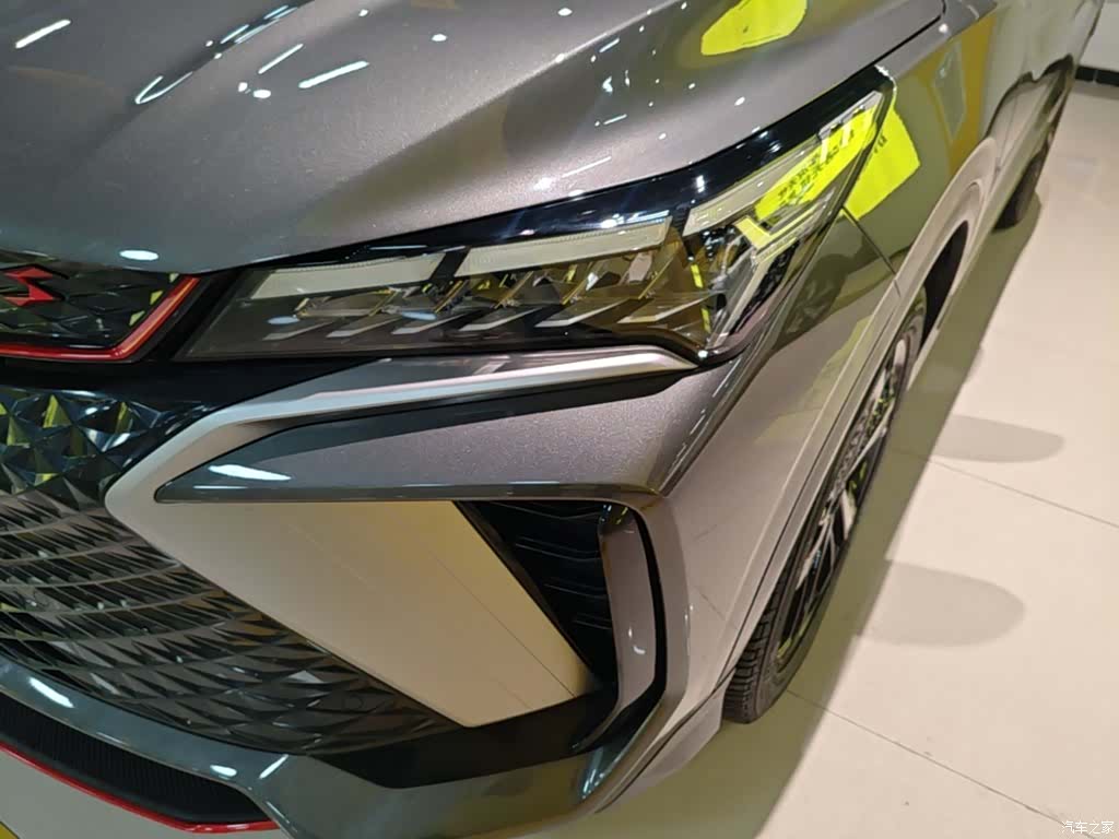 Geely Coolray, 2022 24