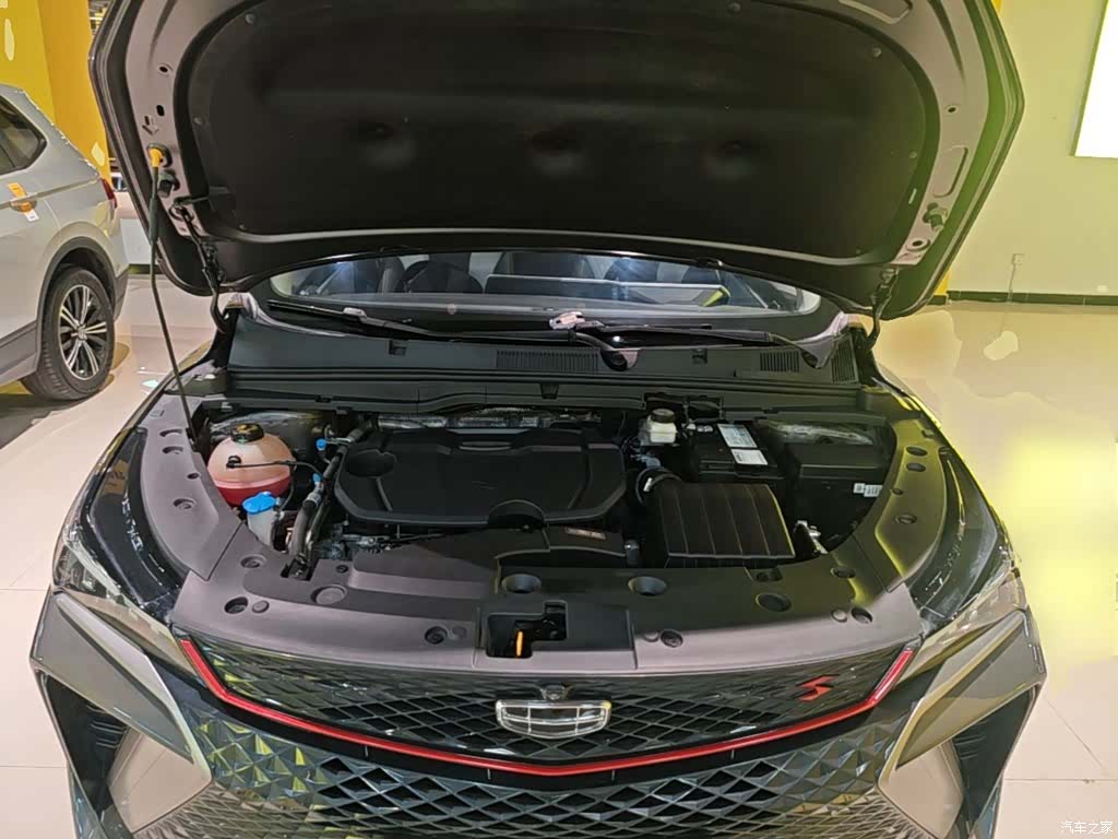 Geely Coolray, 2022 20