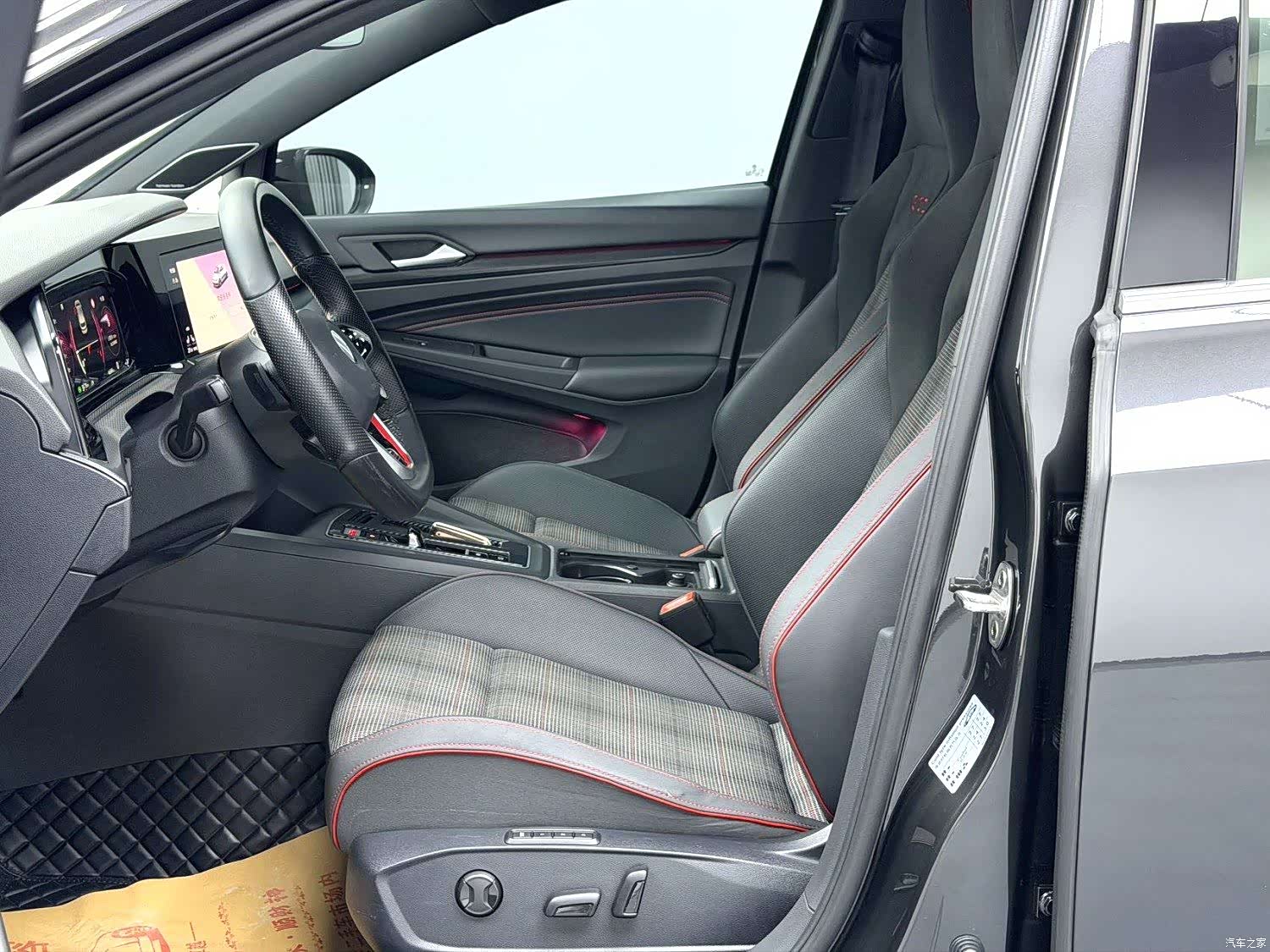 Volkswagen Golf, 2021 все фото