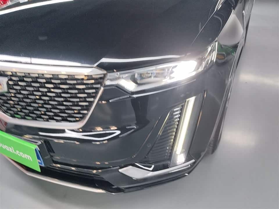 Cadillac XT6