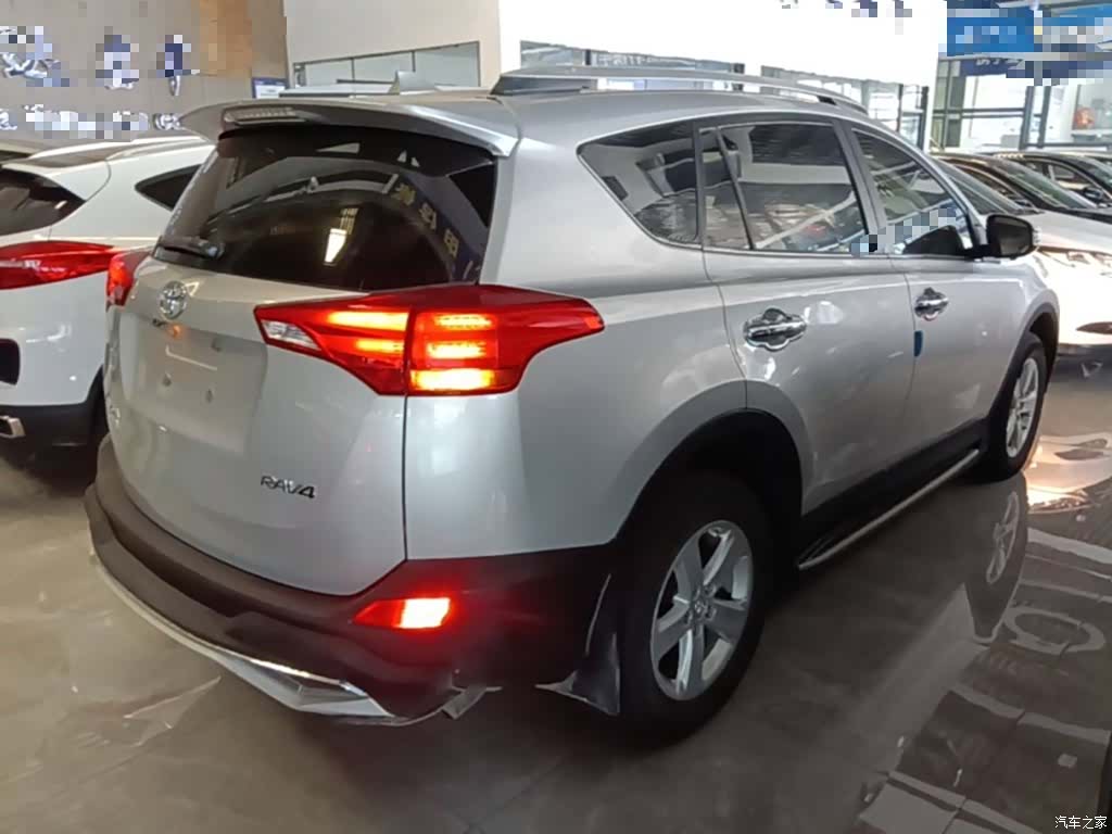 Toyota RAV4, 2014 7