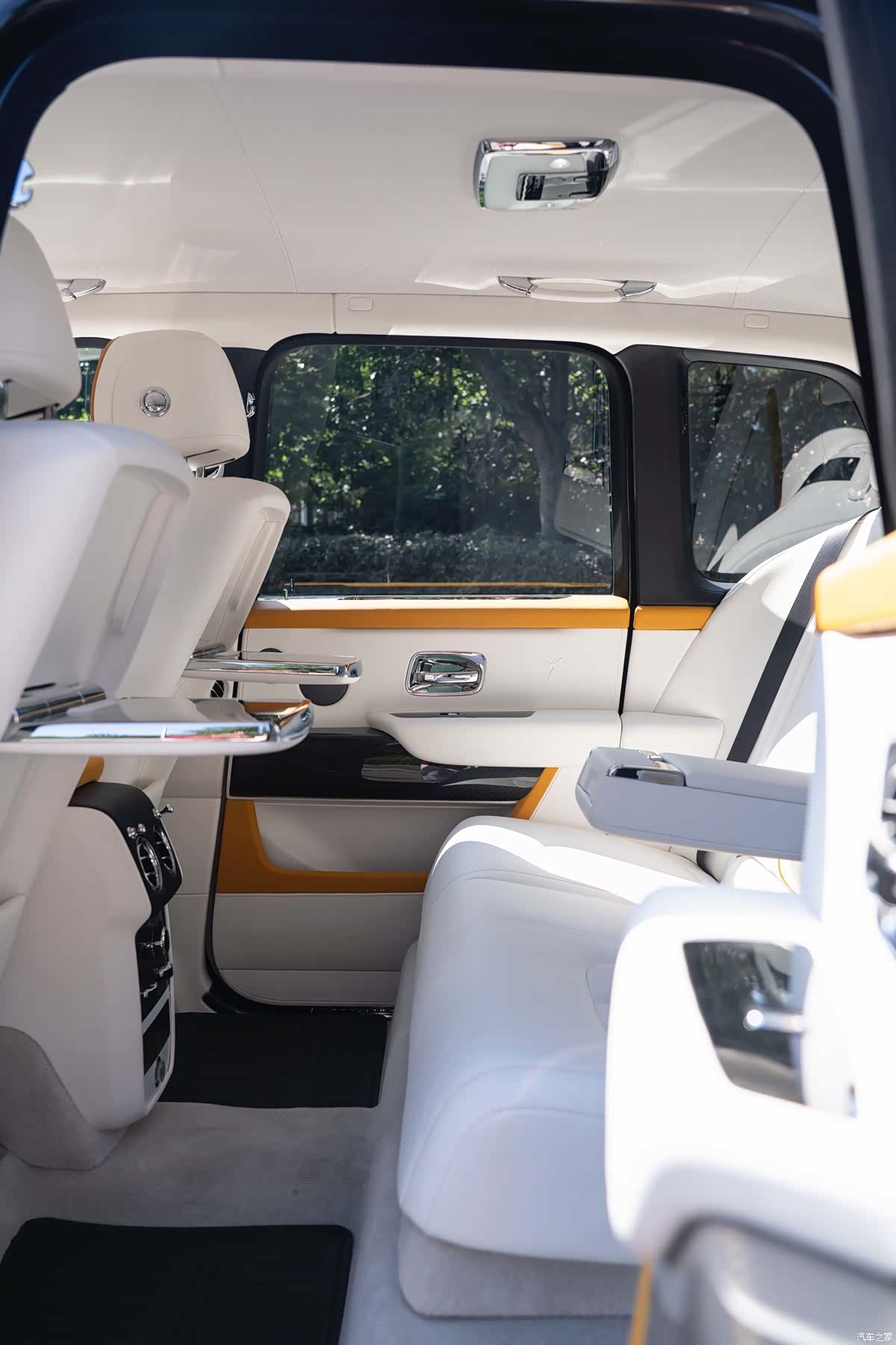 Rolls-Royce Cullinan, 2024 18