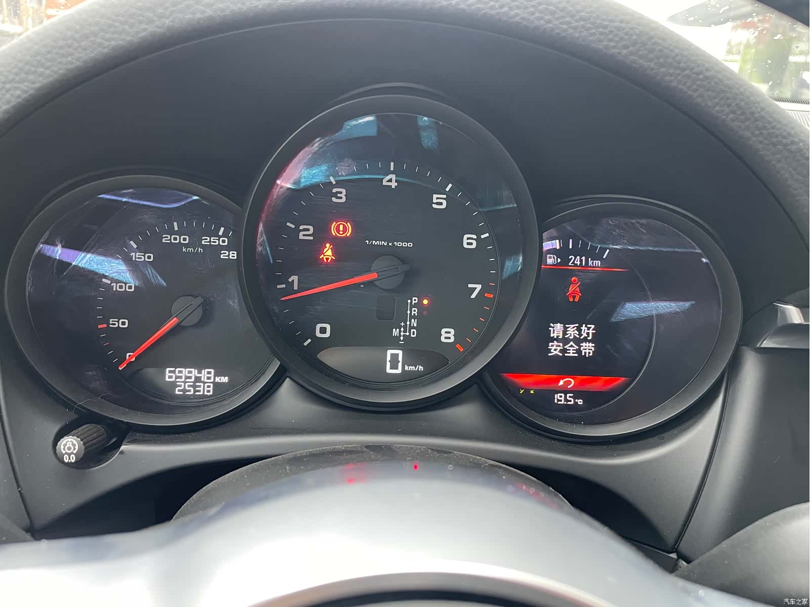 Porsche Macan, 2021 3