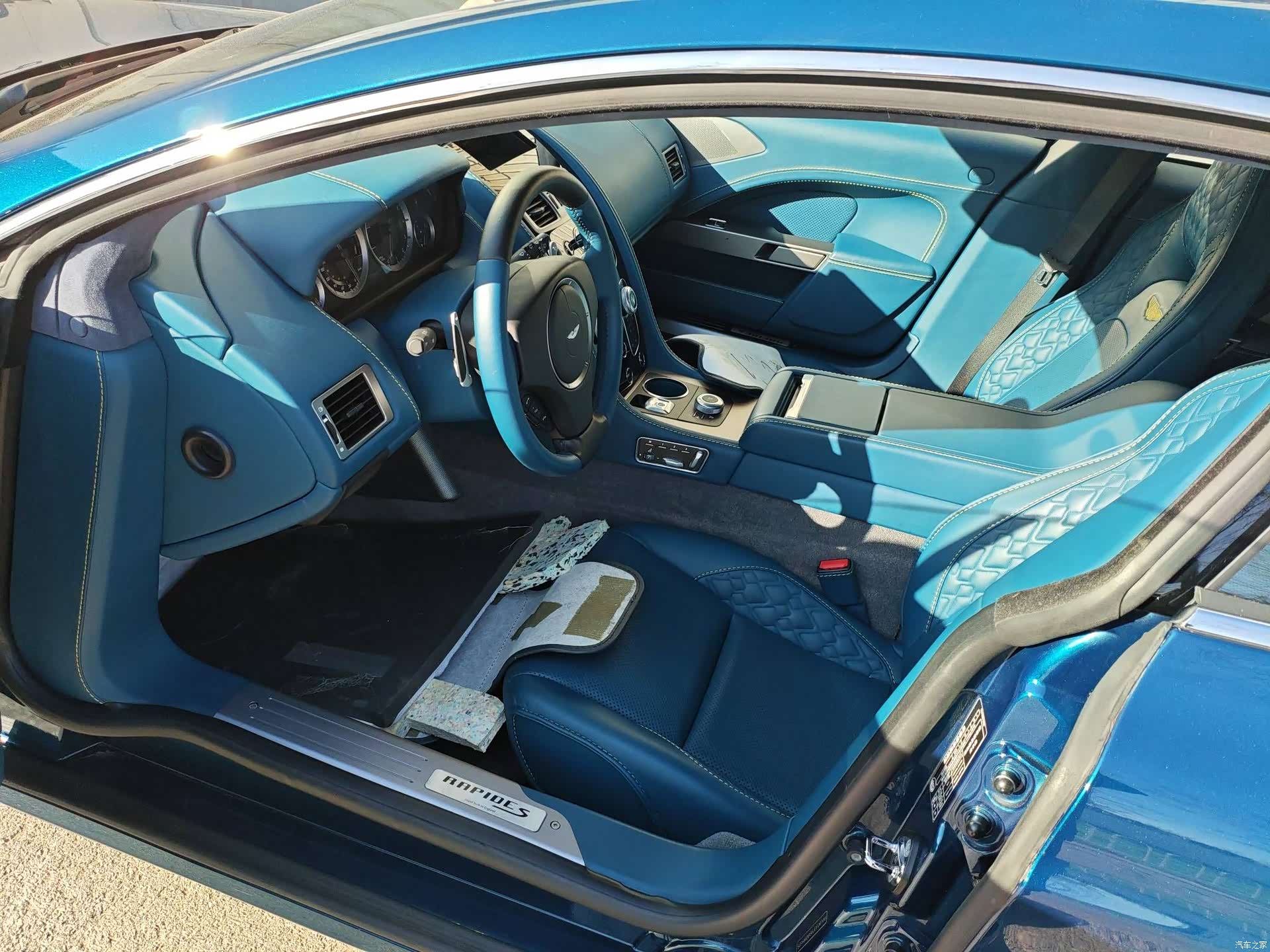 Aston Martin Rapide, 2019 9