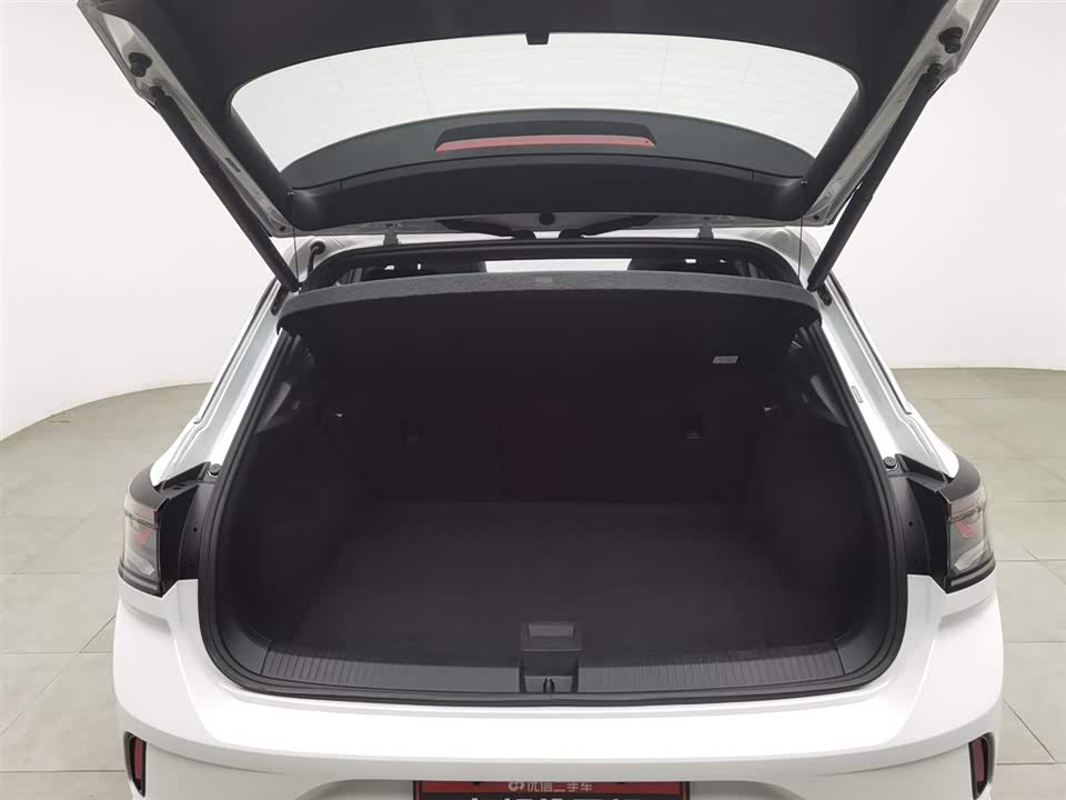 Volkswagen T-ROC exploring Songs