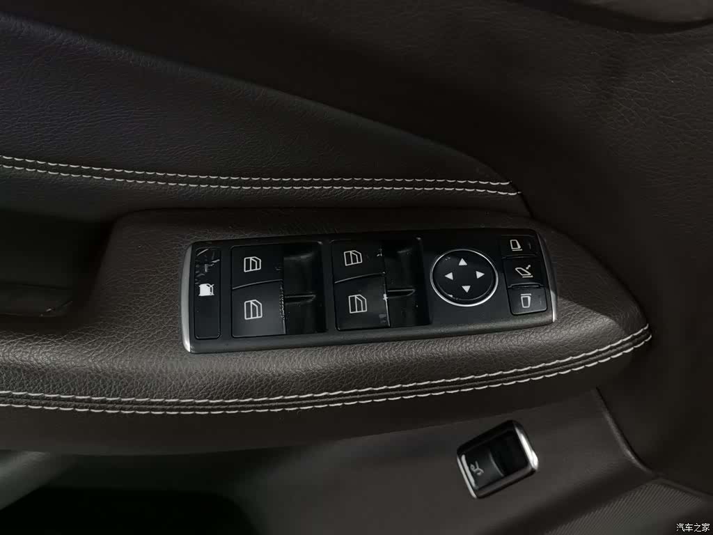Mercedes-Benz GLE, 2015 9