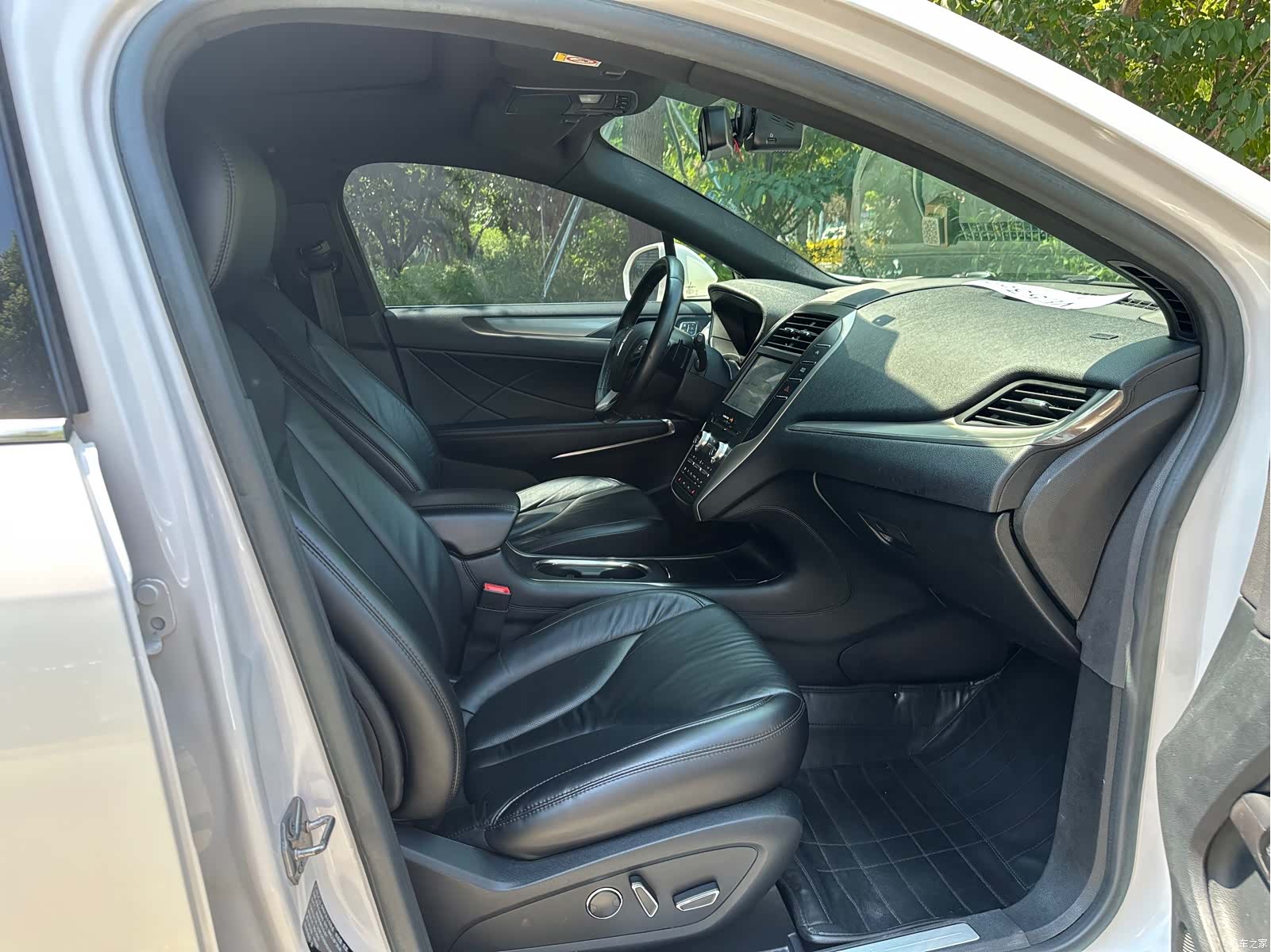Lincoln MKC, 2017 12
