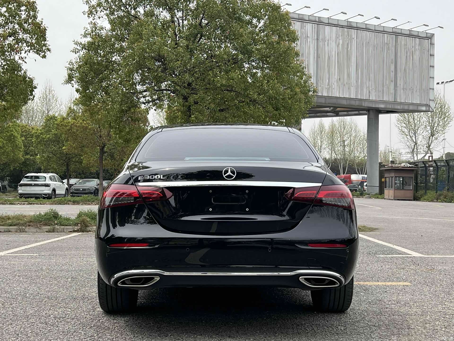 Mercedes-Benz E-Class, 2023 14