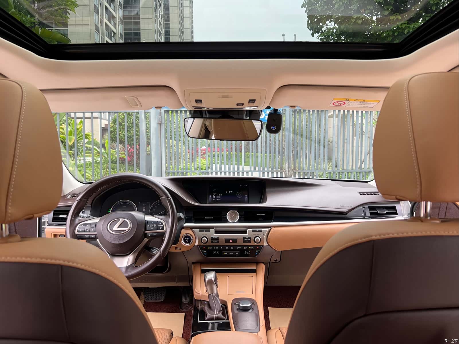 Lexus ES, 2018 13