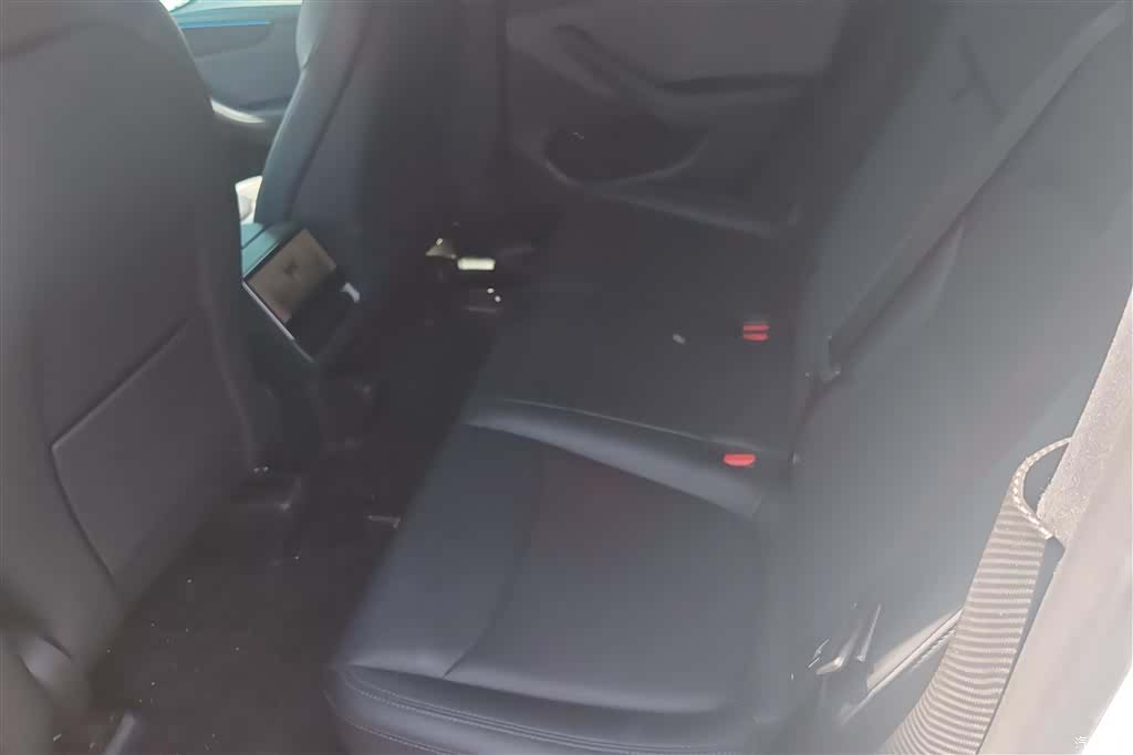 Tesla Model Y, 2025 10