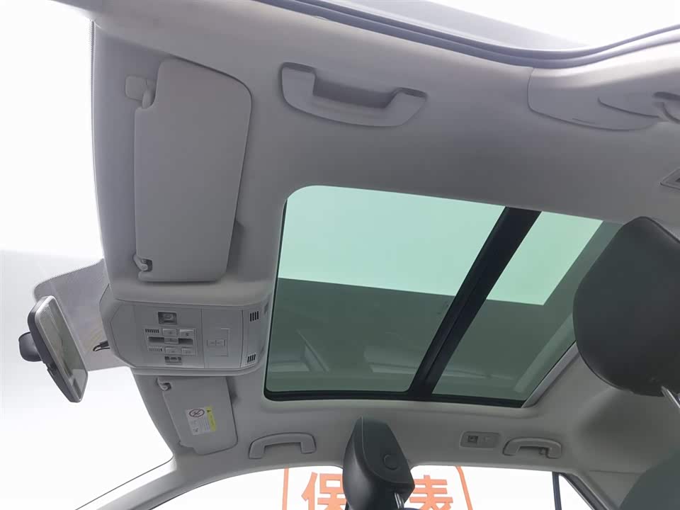 Volkswagen T-ROC exploring Songs