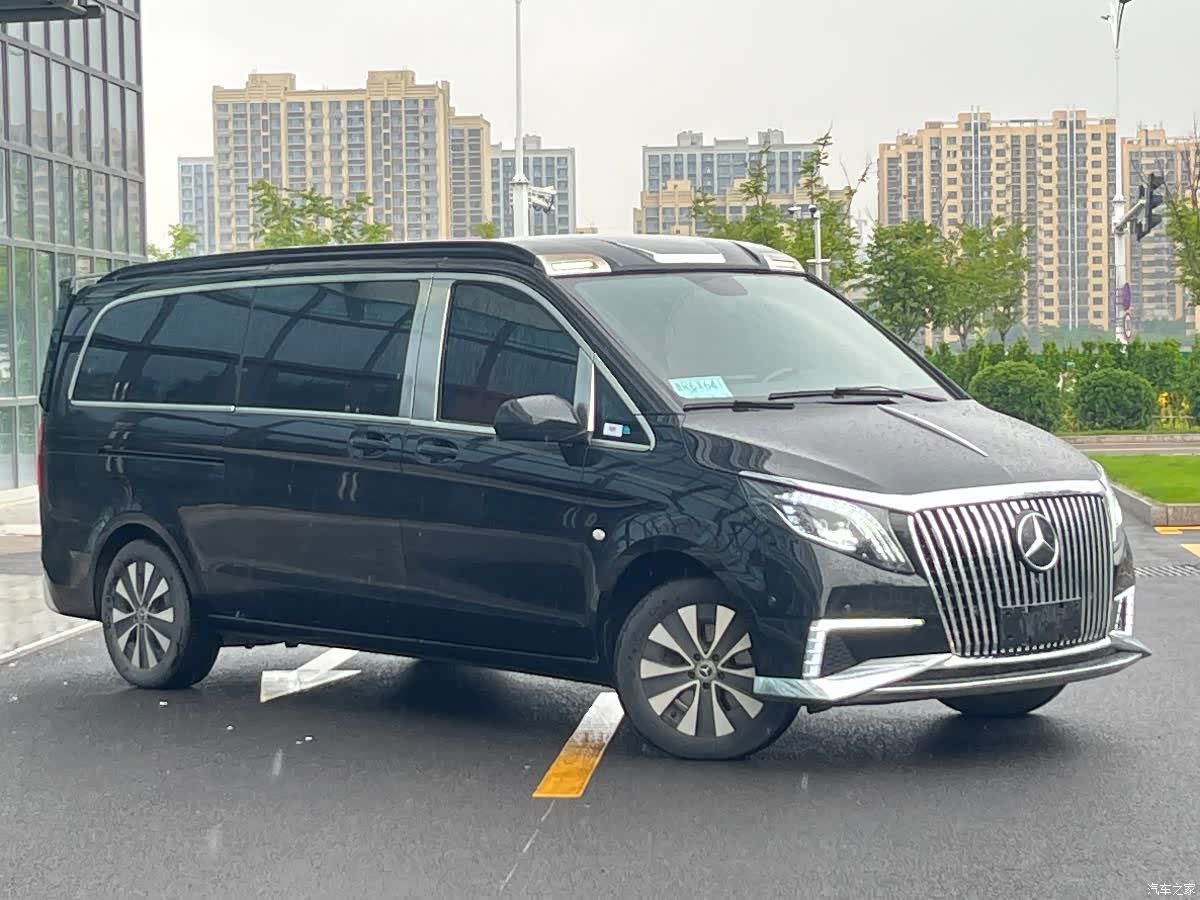 Mercedes-Benz 7, 2024 3