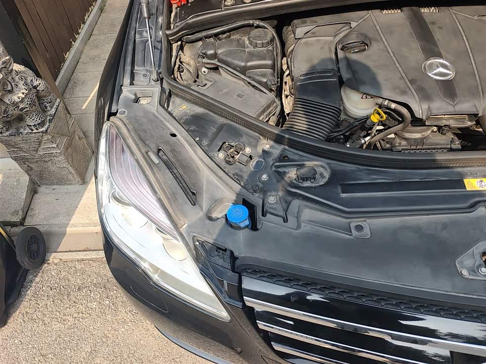 Mercedes-Benz R-class