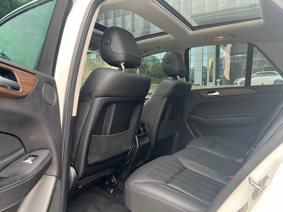 Mercedes-Benz GLE Mercedes-Benz GLE