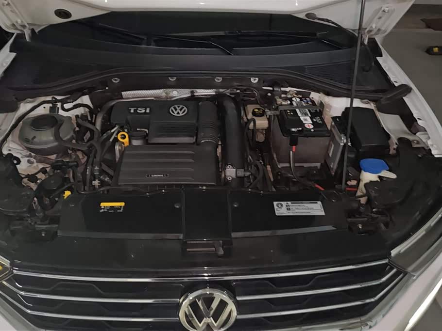 Volkswagen T-ROC exploring Songs