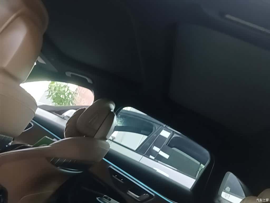 Mercedes-Benz E-Class, 2025 18