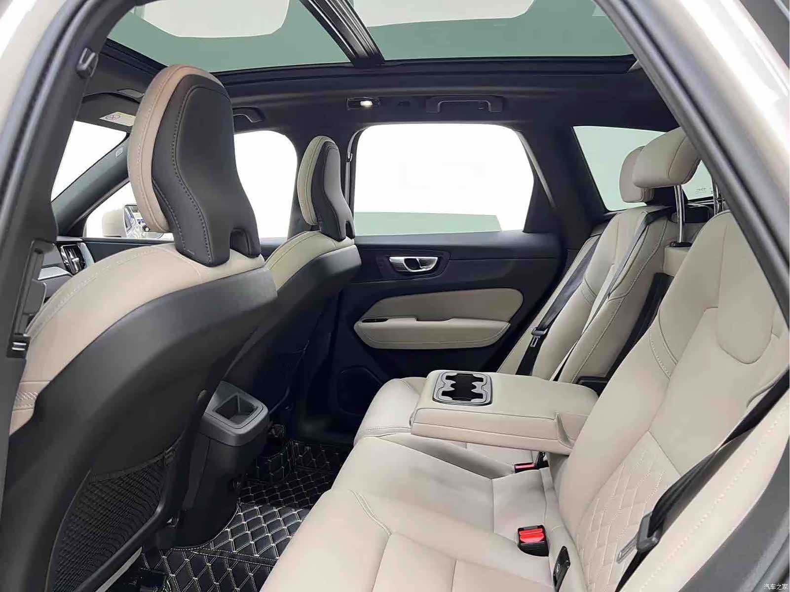 Volvo XC60, 2026 12