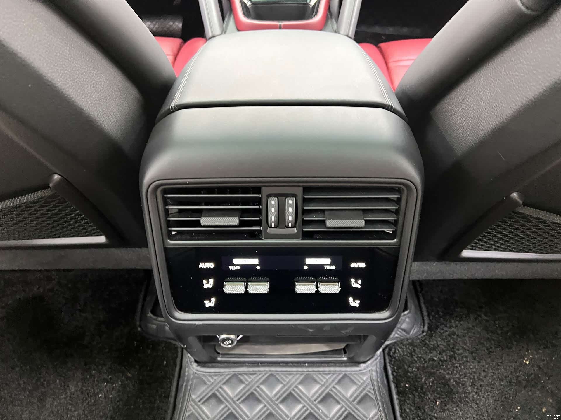 Porsche Cayenne, 2024 21