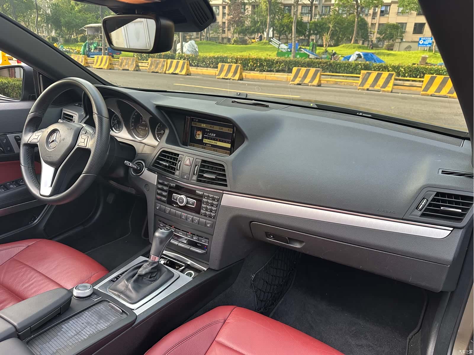 Mercedes-Benz E-Class, 2012 16