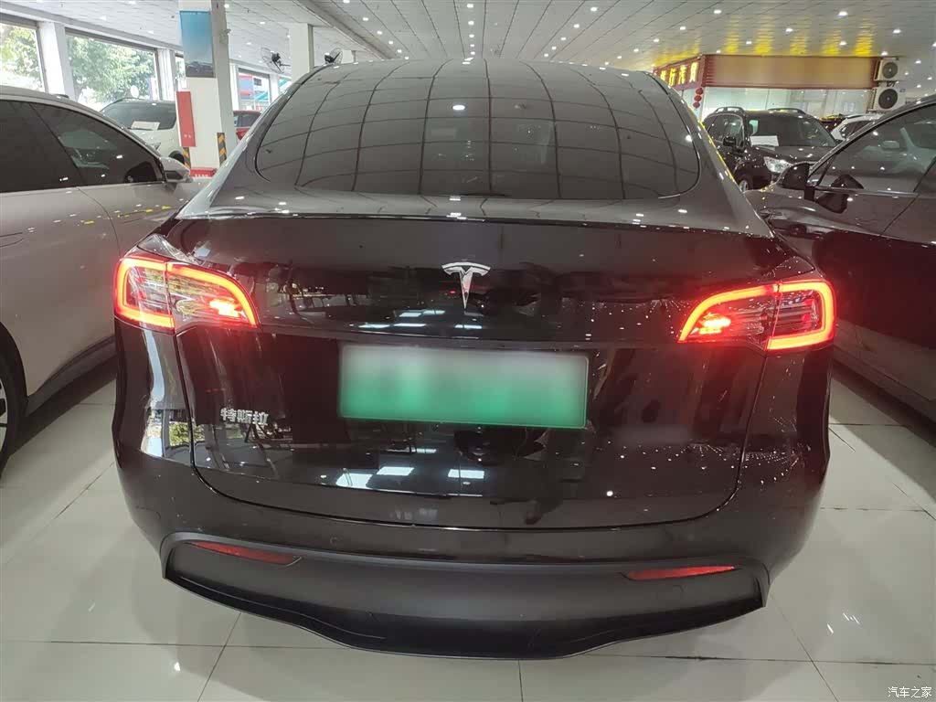 Tesla Model Y, 2024 21