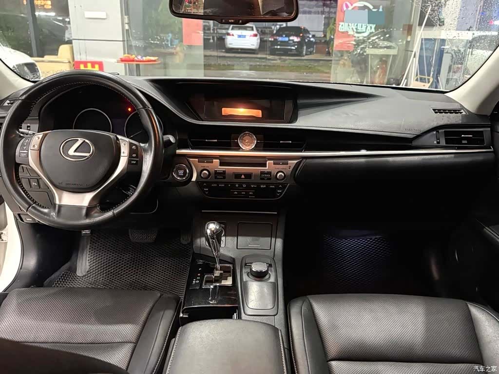 Lexus ES, 2015 4