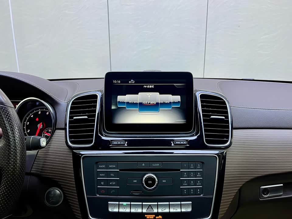 Mercedes-Benz GLE Mercedes-Benz GLE