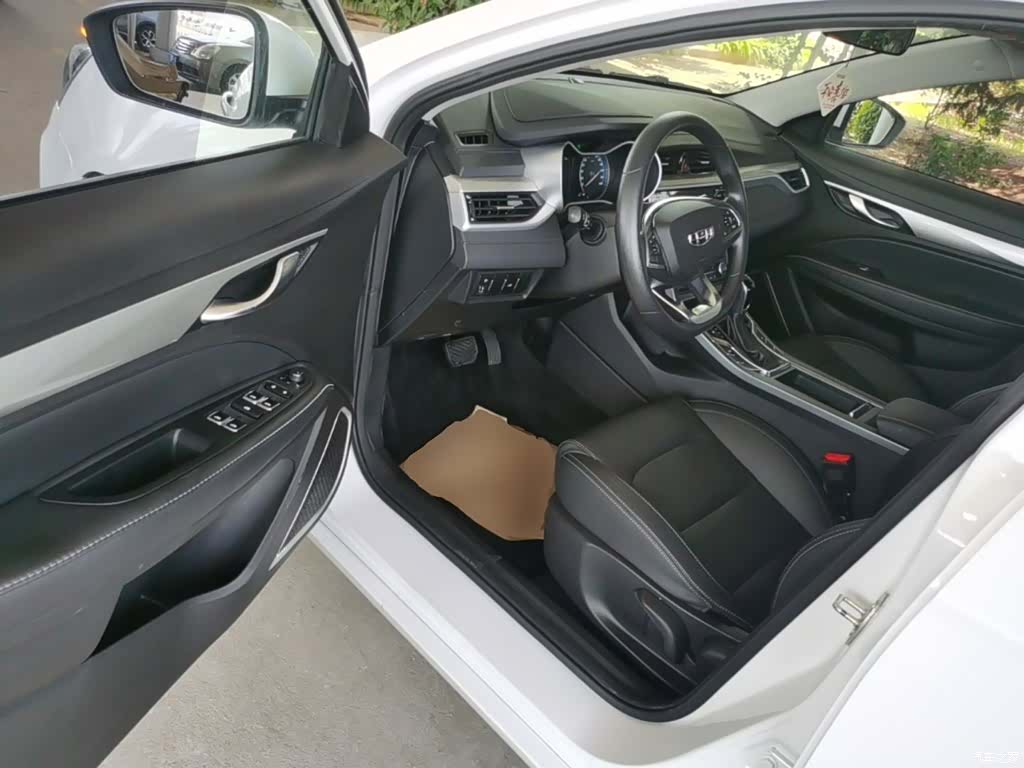 Geely Emgrand, 2021 16