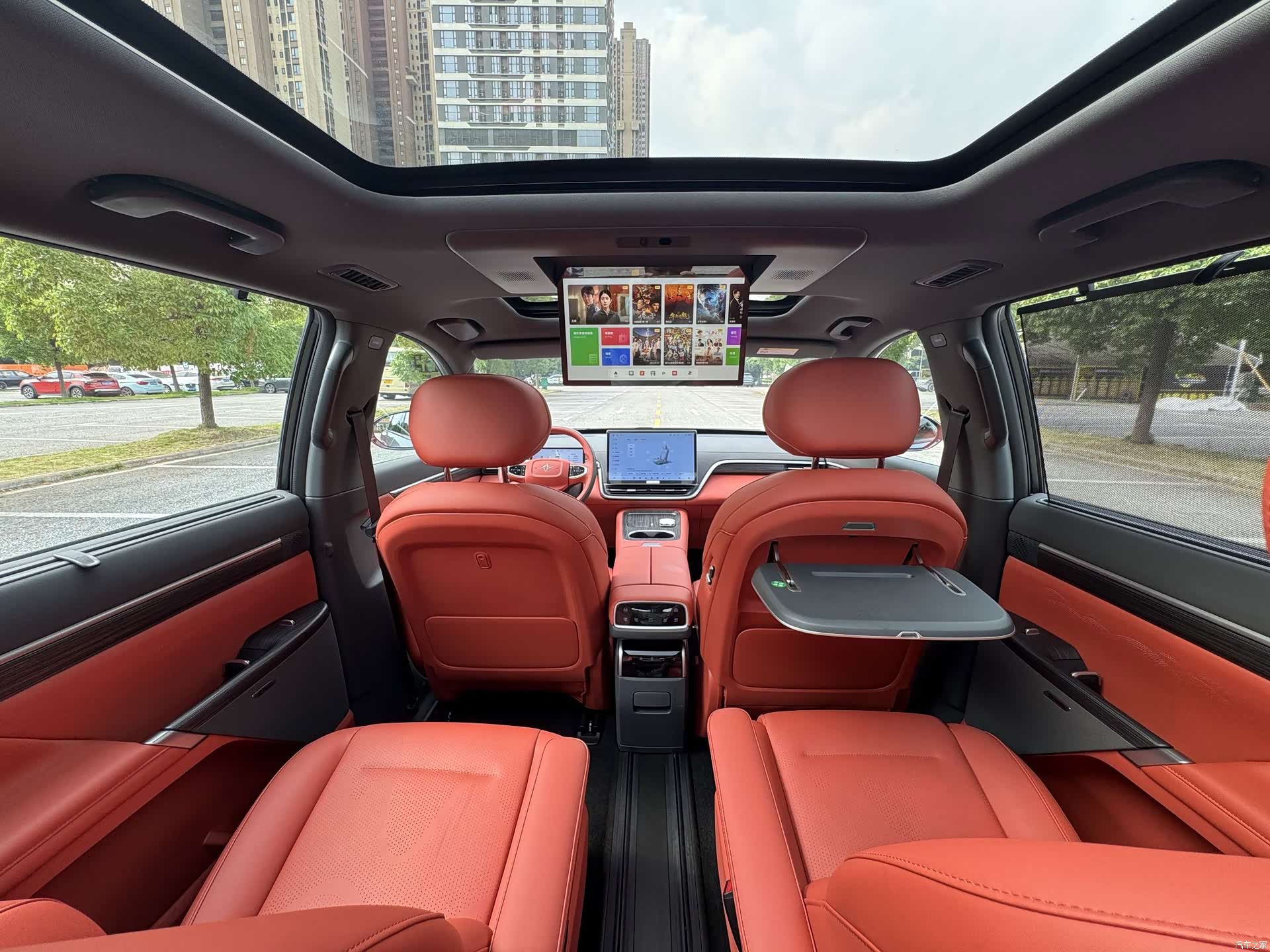 DongFeng eπ008, 2025 11